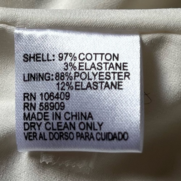 Tahari Arthur S Levine Dresses Color Ivory/Rio White Floral Julie Dress Side 4. - Picture 15 of 16